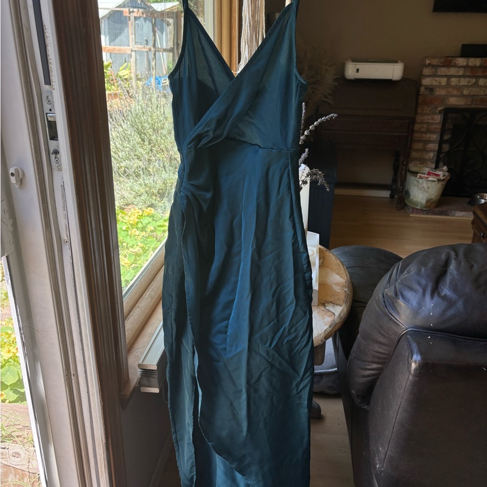 Elegant Teal Sleeveless Dress